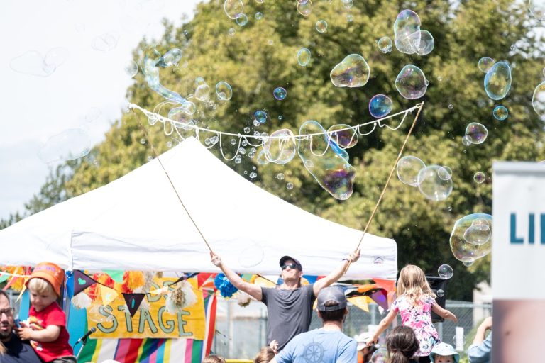 Giant Bubble Man at FernFest 2019. Photo by Webmeister Bud.